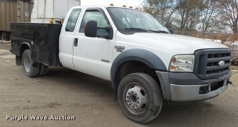 image for item J5734 2006 Ford F450 Super Duty SuperCab utility truck