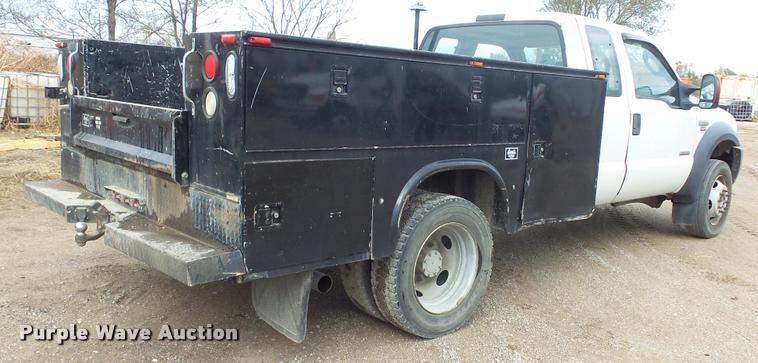 image for item J5734 2006 Ford F450 Super Duty SuperCab utility truck