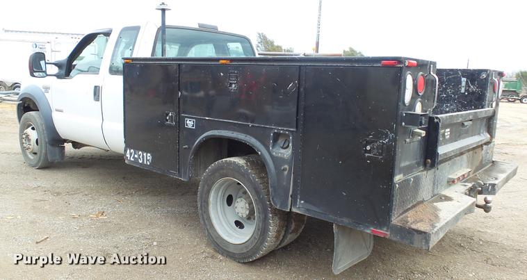 image for item J5734 2006 Ford F450 Super Duty SuperCab utility truck