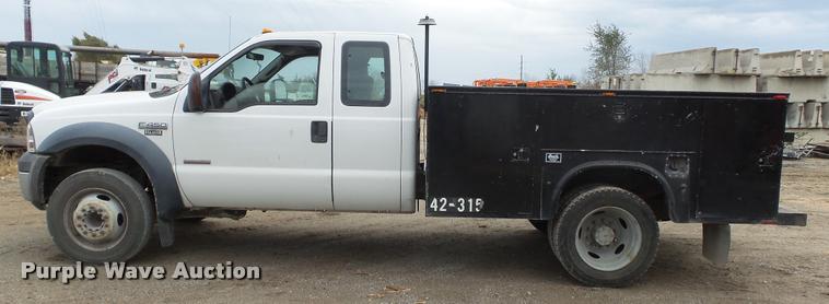 image for item J5734 2006 Ford F450 Super Duty SuperCab utility truck