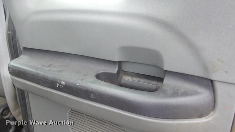 image for item J5734 2006 Ford F450 Super Duty SuperCab utility truck