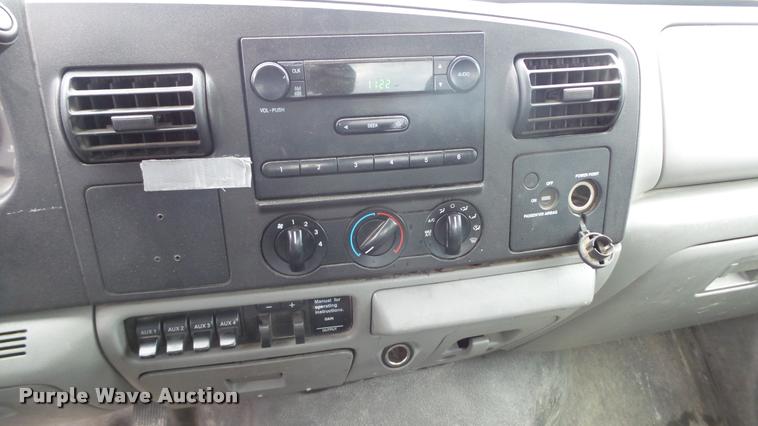 image for item J5734 2006 Ford F450 Super Duty SuperCab utility truck