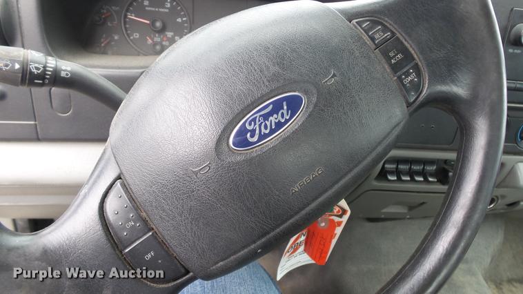 image for item J5734 2006 Ford F450 Super Duty SuperCab utility truck
