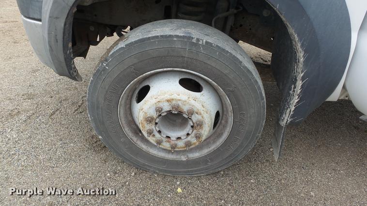 image for item J5734 2006 Ford F450 Super Duty SuperCab utility truck