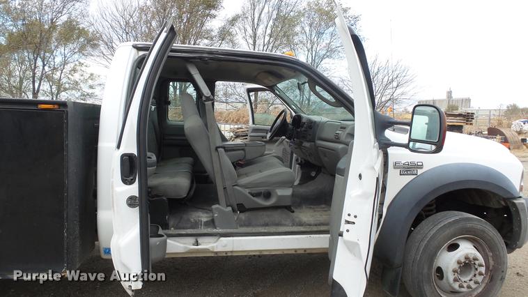 image for item J5734 2006 Ford F450 Super Duty SuperCab utility truck