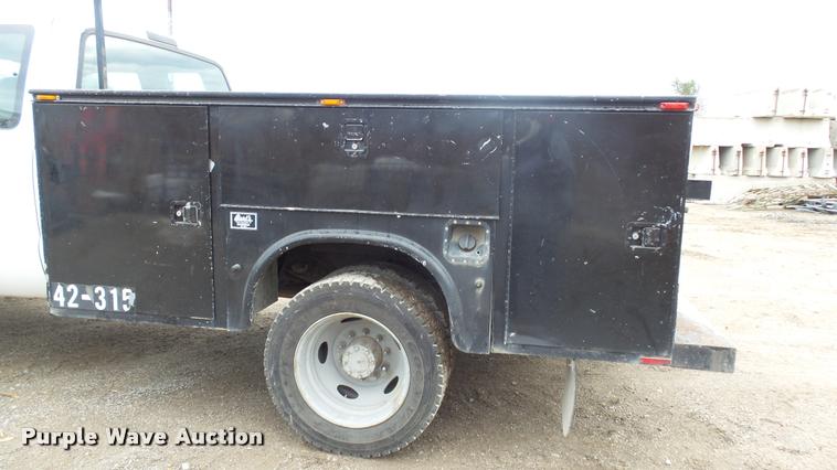 image for item J5734 2006 Ford F450 Super Duty SuperCab utility truck