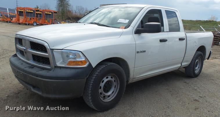 image for item J5735 2009 Dodge Ram 1500 Quad Cab pickup truck