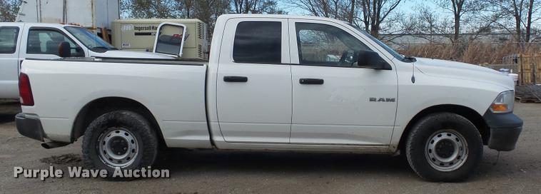 image for item J5735 2009 Dodge Ram 1500 Quad Cab pickup truck