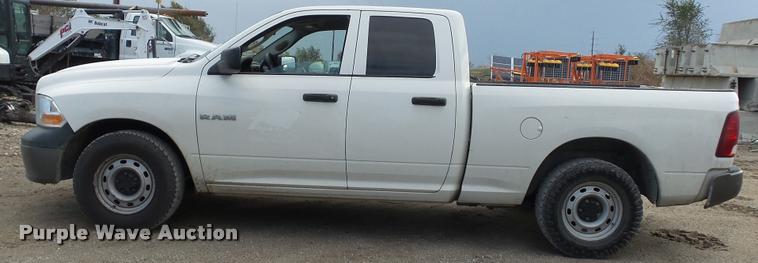 image for item J5735 2009 Dodge Ram 1500 Quad Cab pickup truck