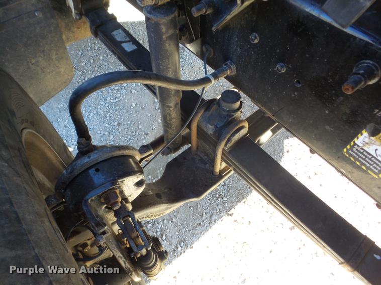 image for item J8675 2001 Mack CH613 dump truck