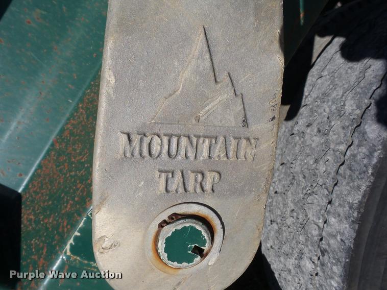 image for item J8675 2001 Mack CH613 dump truck