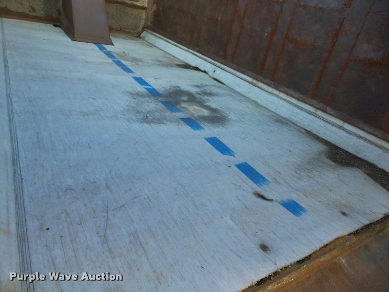 image for item J8675 2001 Mack CH613 dump truck