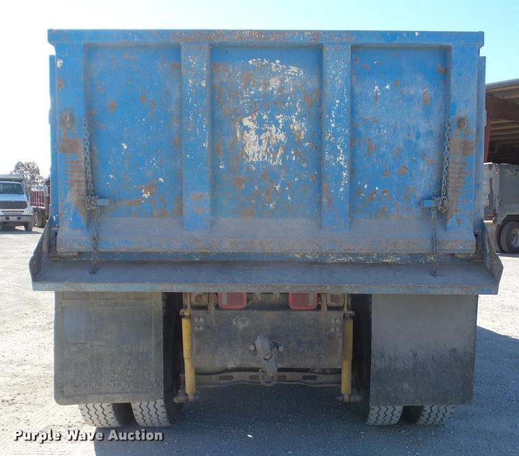 image for item J8676 1995 International 9200 dump truck