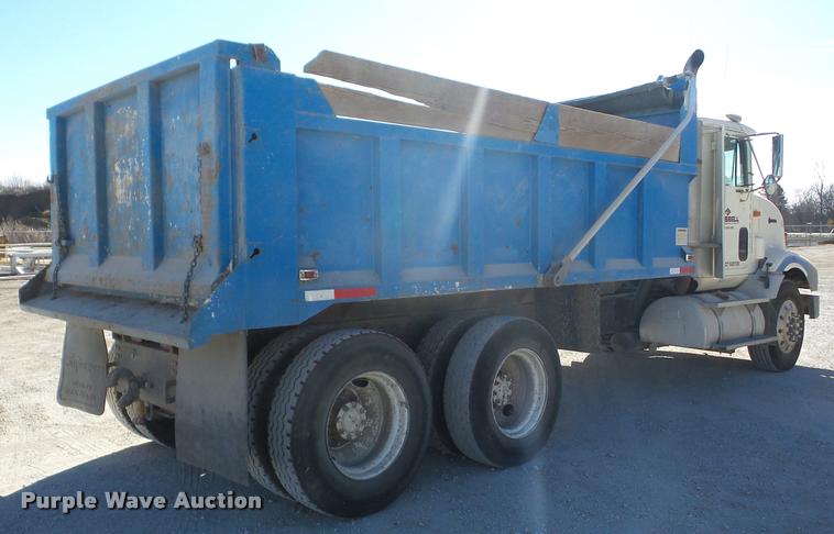 image for item J8676 1995 International 9200 dump truck