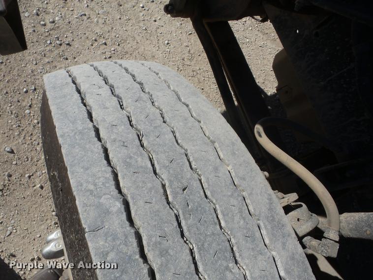 image for item J8676 1995 International 9200 dump truck