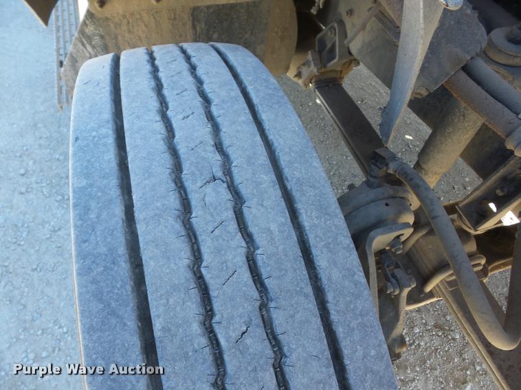 image for item J8676 1995 International 9200 dump truck