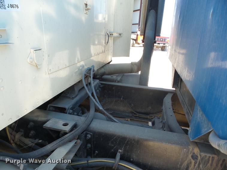 image for item J8676 1995 International 9200 dump truck