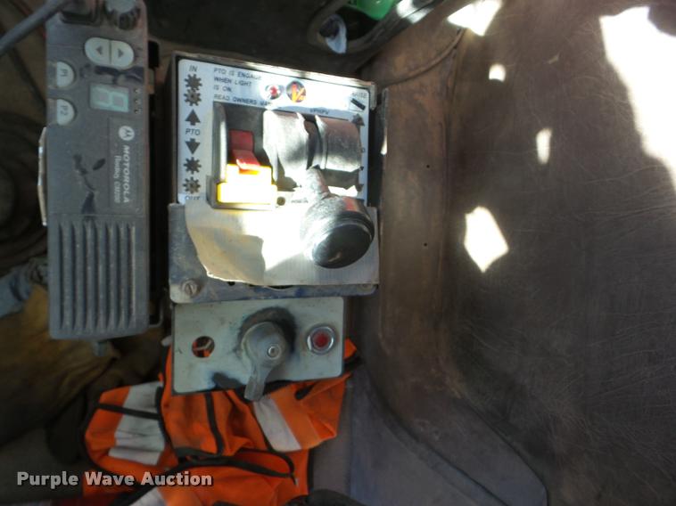 image for item J8676 1995 International 9200 dump truck