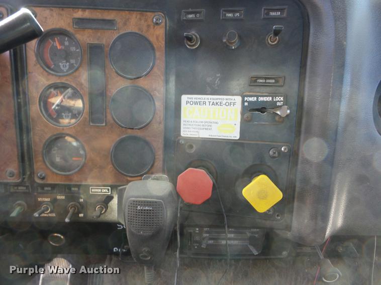 image for item J8676 1995 International 9200 dump truck