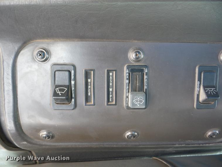 image for item J8676 1995 International 9200 dump truck