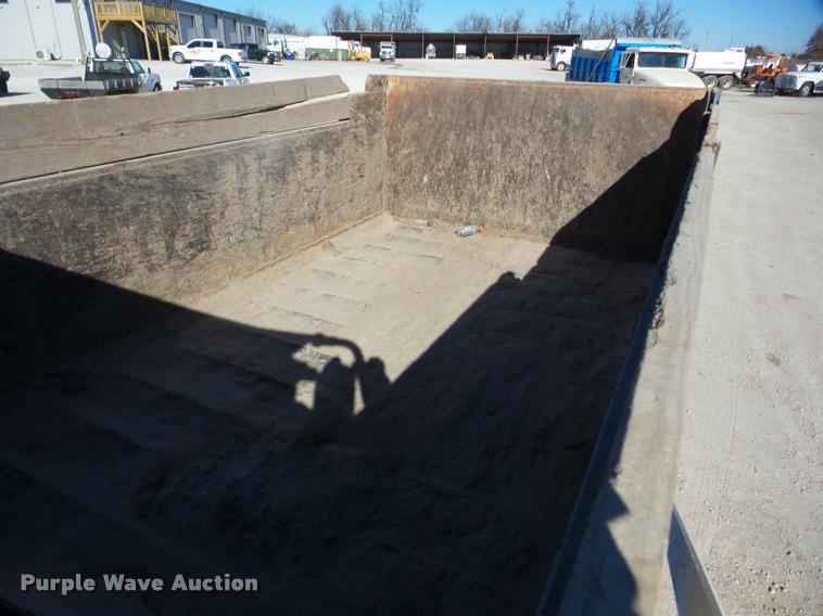 image for item J8676 1995 International 9200 dump truck