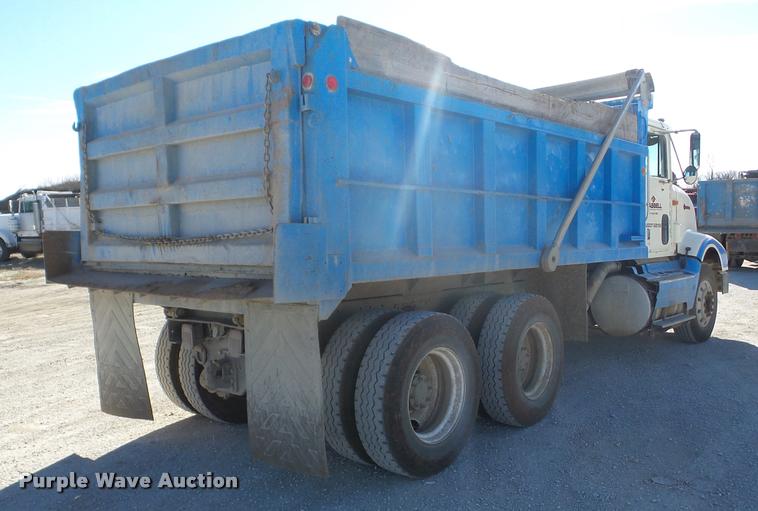 image for item J8677 1993 International 9400 dump truck