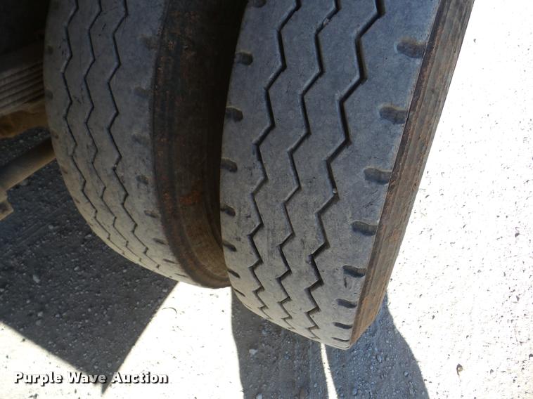 image for item J8677 1993 International 9400 dump truck