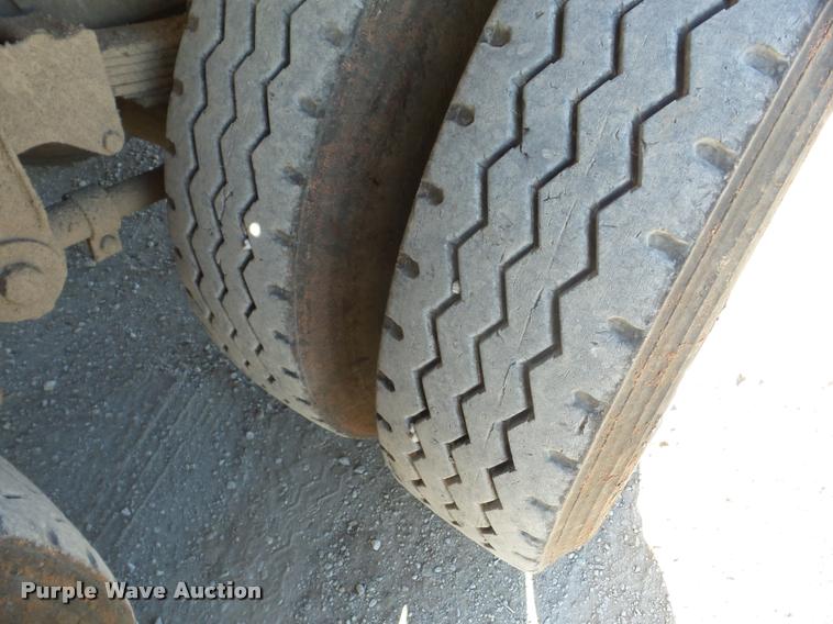 image for item J8677 1993 International 9400 dump truck