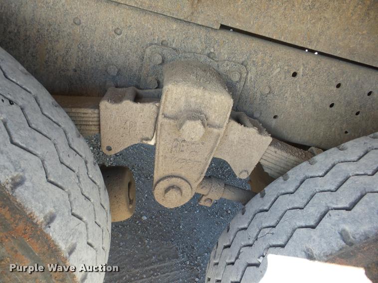 image for item J8677 1993 International 9400 dump truck