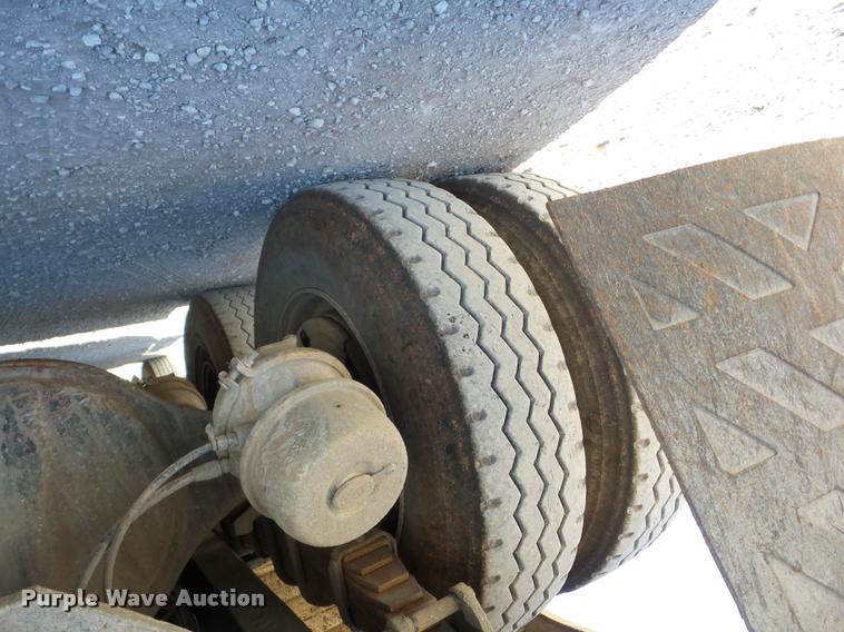 image for item J8677 1993 International 9400 dump truck