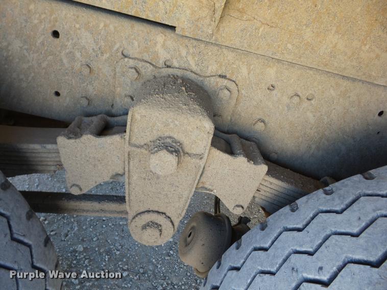 image for item J8677 1993 International 9400 dump truck