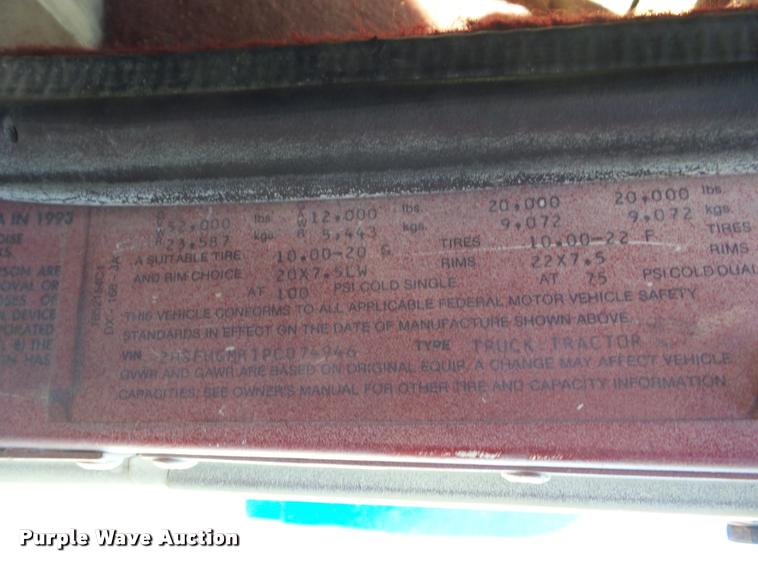 image for item J8677 1993 International 9400 dump truck