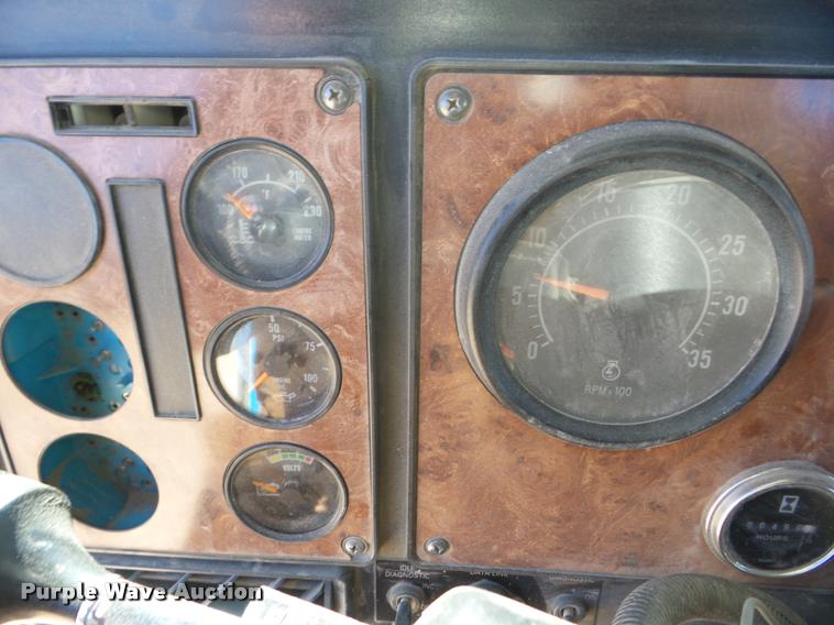 image for item J8677 1993 International 9400 dump truck