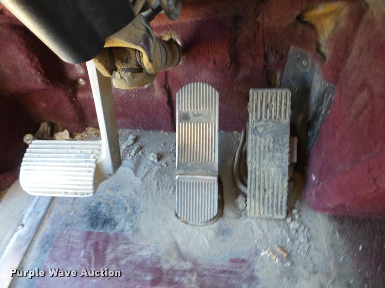 image for item J8677 1993 International 9400 dump truck