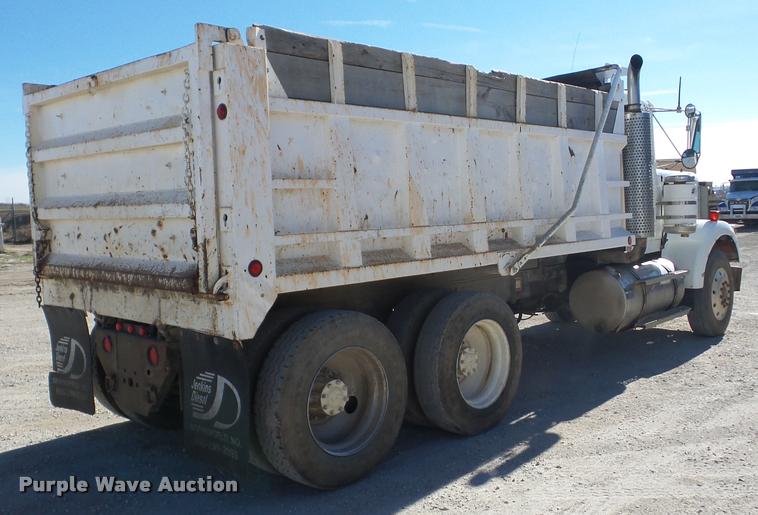 image for item J8678 1985 Kenworth W900L dump truck