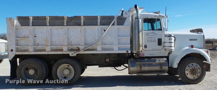 image for item J8678 1985 Kenworth W900L dump truck