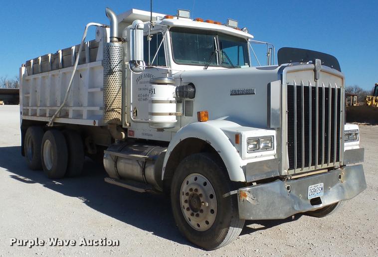 image for item J8678 1985 Kenworth W900L dump truck