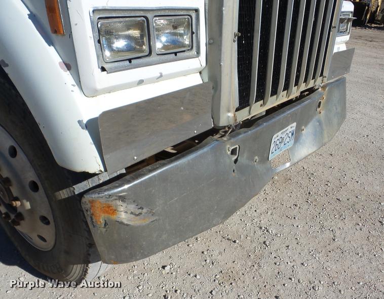 image for item J8678 1985 Kenworth W900L dump truck