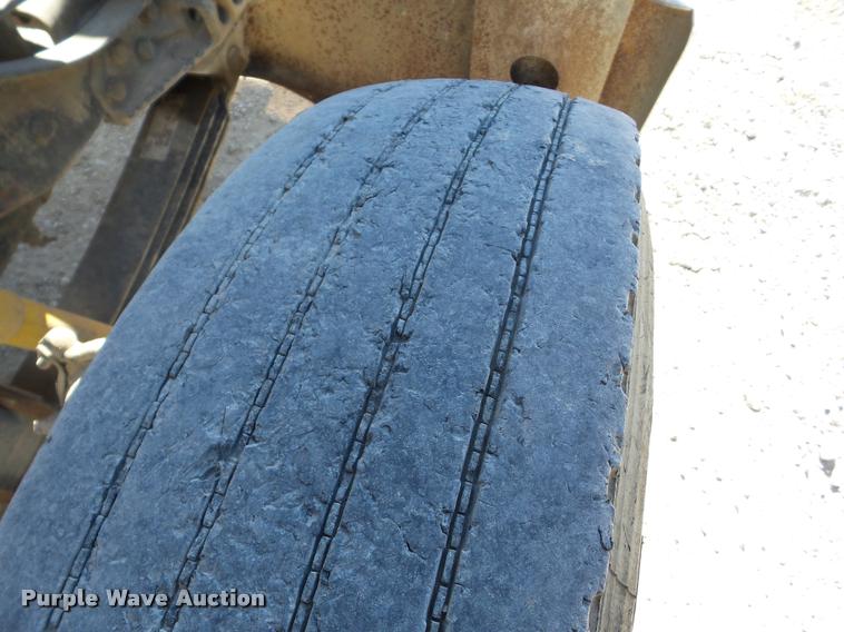 image for item J8678 1985 Kenworth W900L dump truck