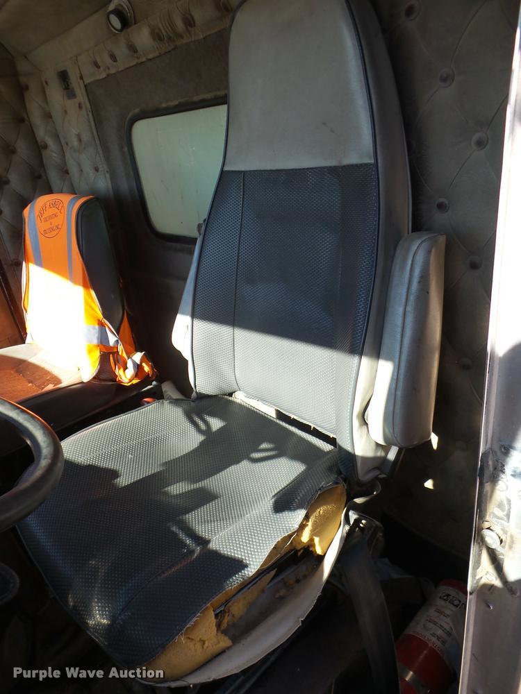 image for item J8678 1985 Kenworth W900L dump truck