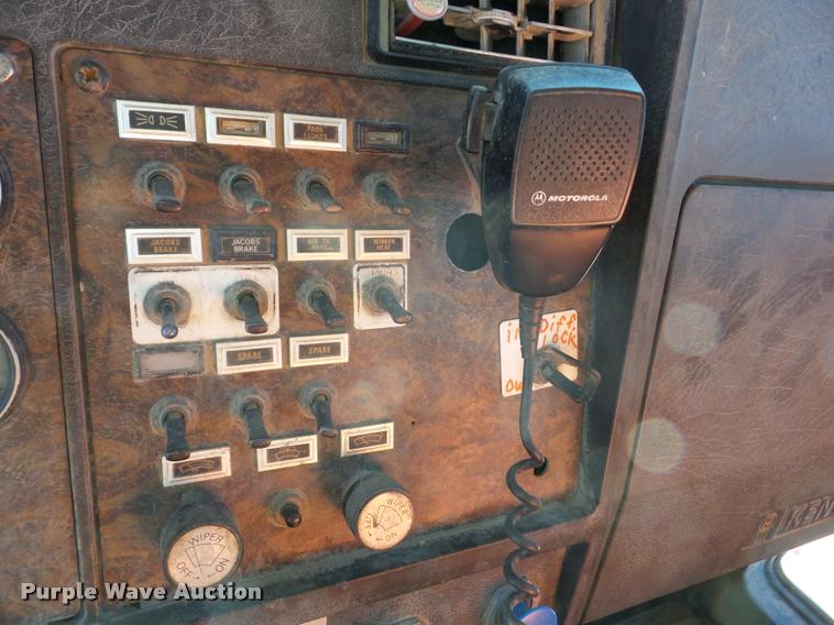 image for item J8678 1985 Kenworth W900L dump truck