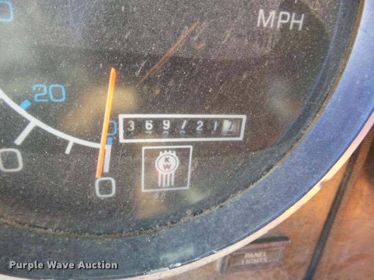 image for item J8678 1985 Kenworth W900L dump truck