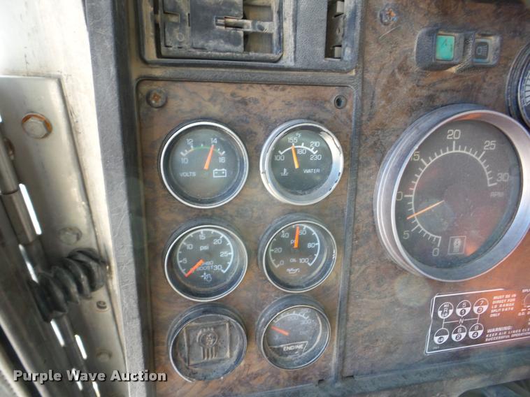 image for item J8678 1985 Kenworth W900L dump truck