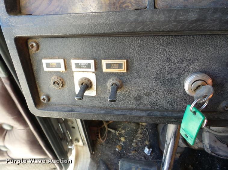 image for item J8678 1985 Kenworth W900L dump truck