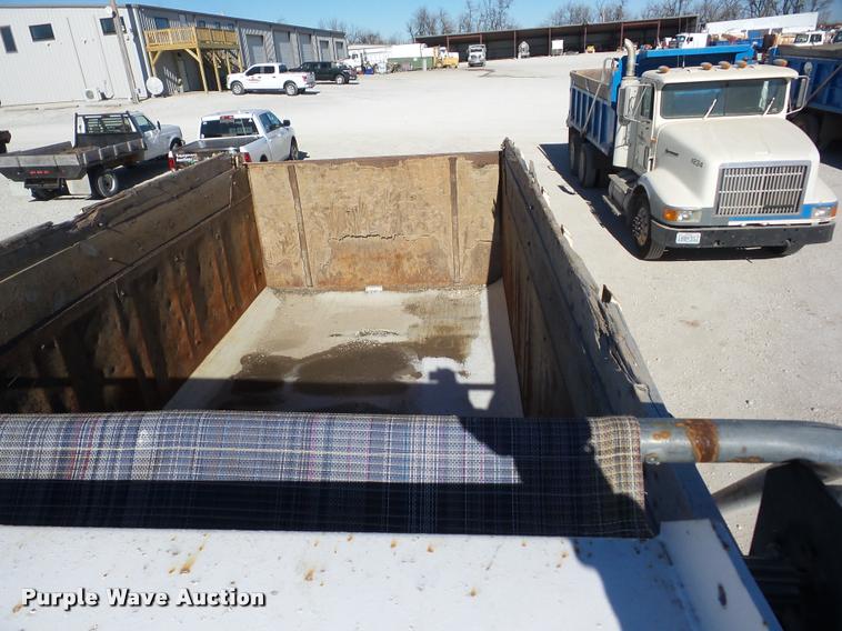 image for item J8678 1985 Kenworth W900L dump truck