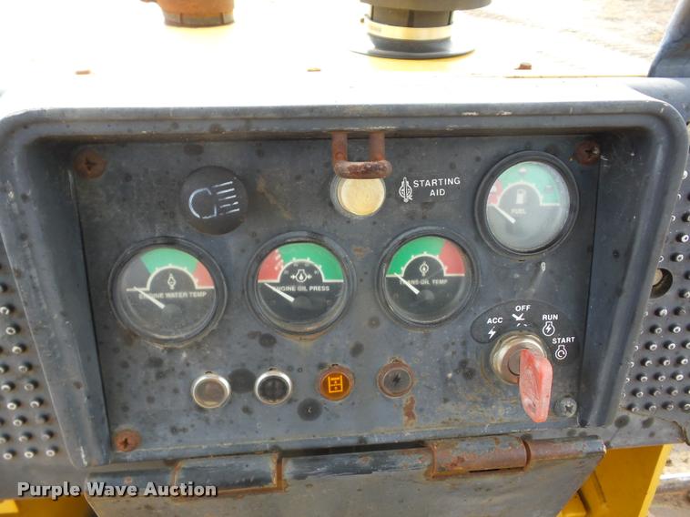 image for item J8683 1995 John Deere 650G LGP Series IV dozer