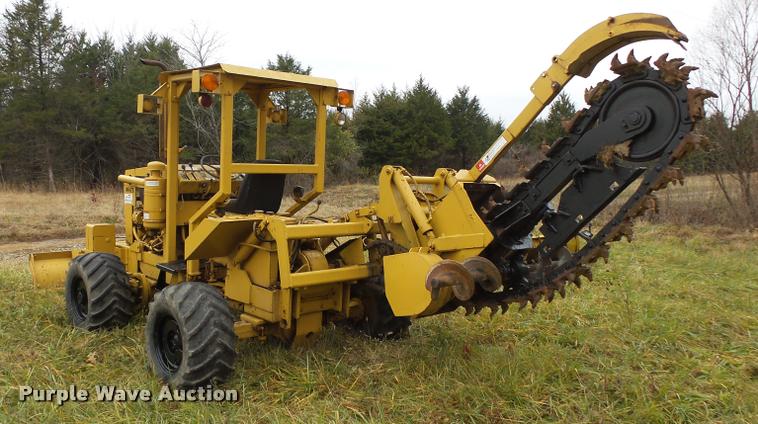 image for item K1014 Vermeer M475 trencher
