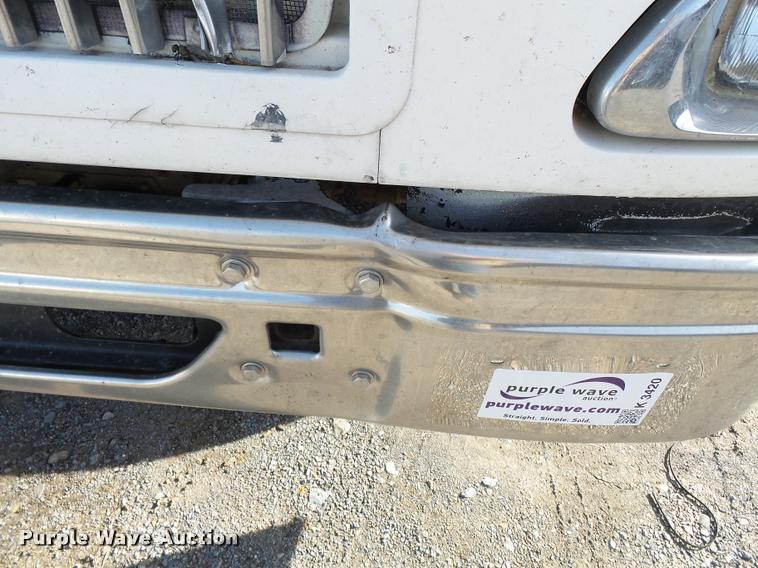 image for item K3420 2000 International 4900 semi truck