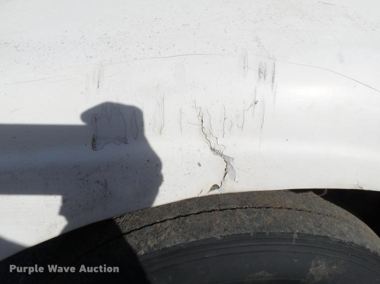 image for item K3420 2000 International 4900 semi truck