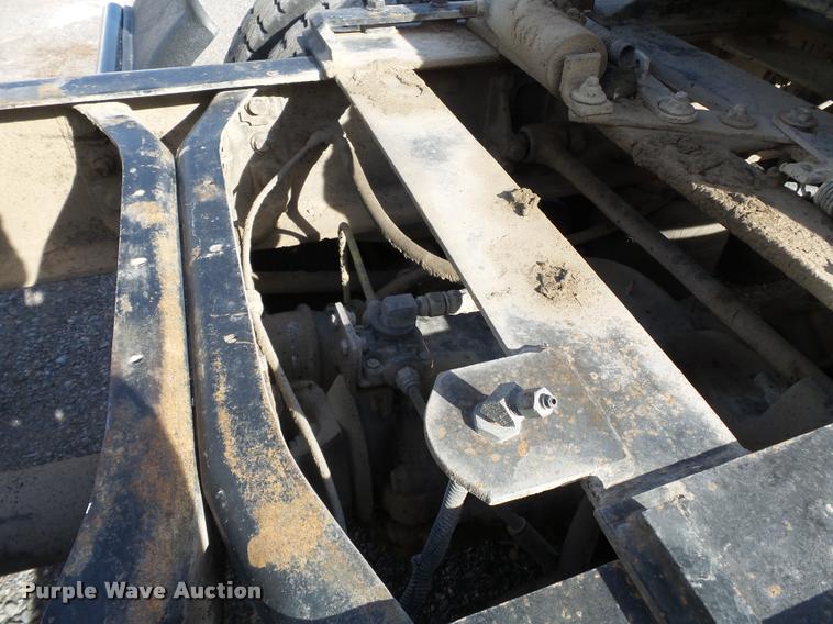 image for item K3420 2000 International 4900 semi truck